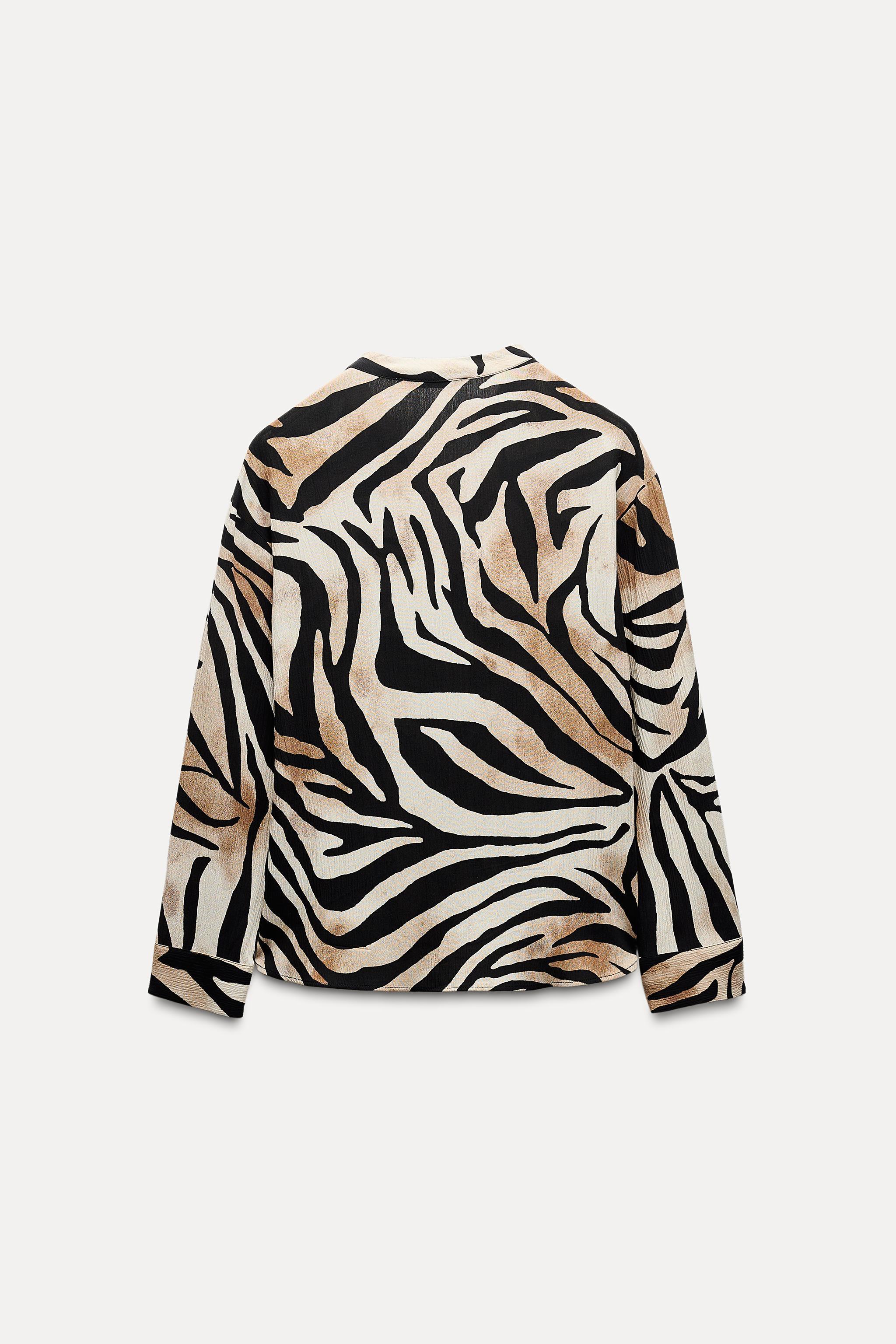 WIDE LEG ANIMAL PRINT PANTS Product Image