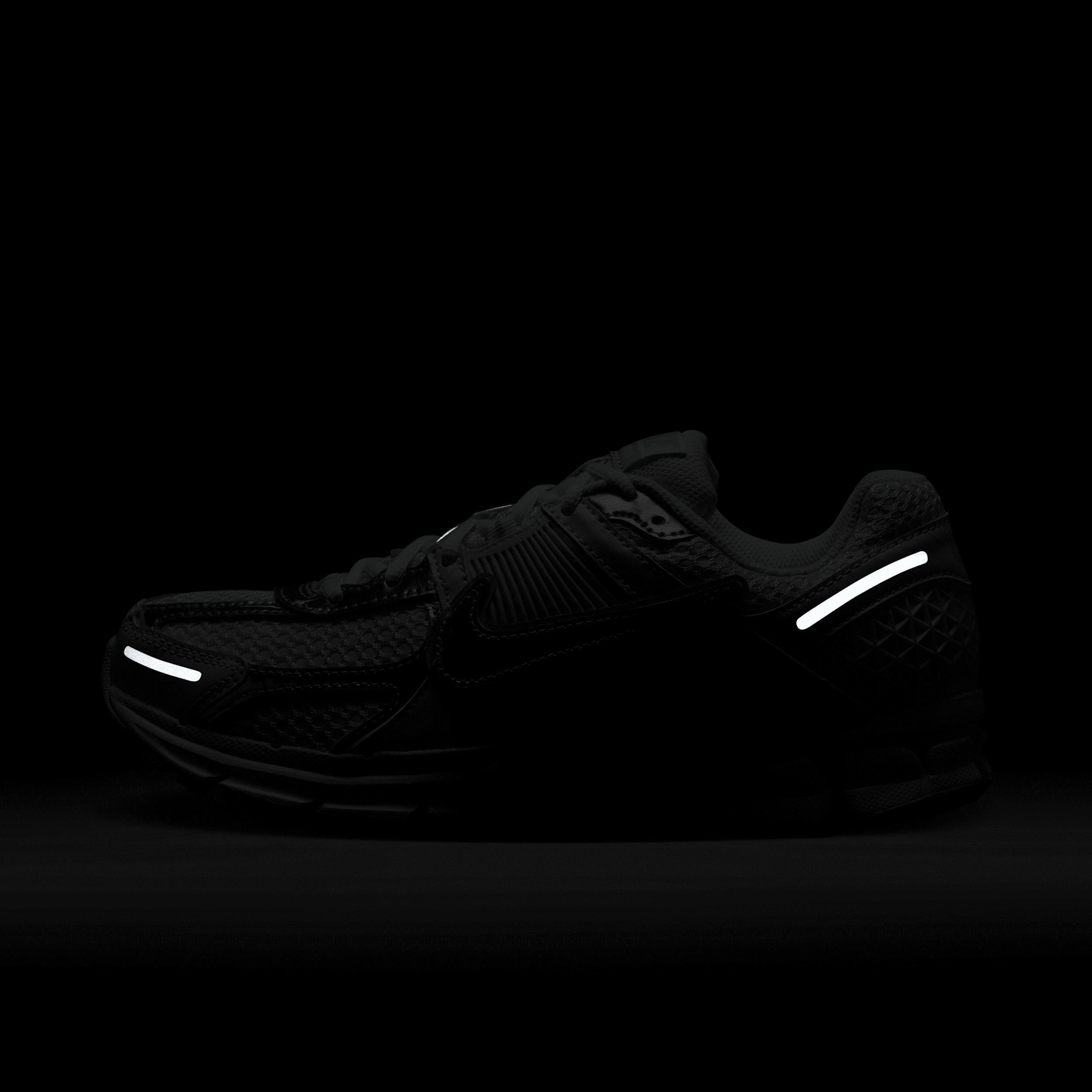 Nike Women's Zoom Vomero 5 Shoes Product Image