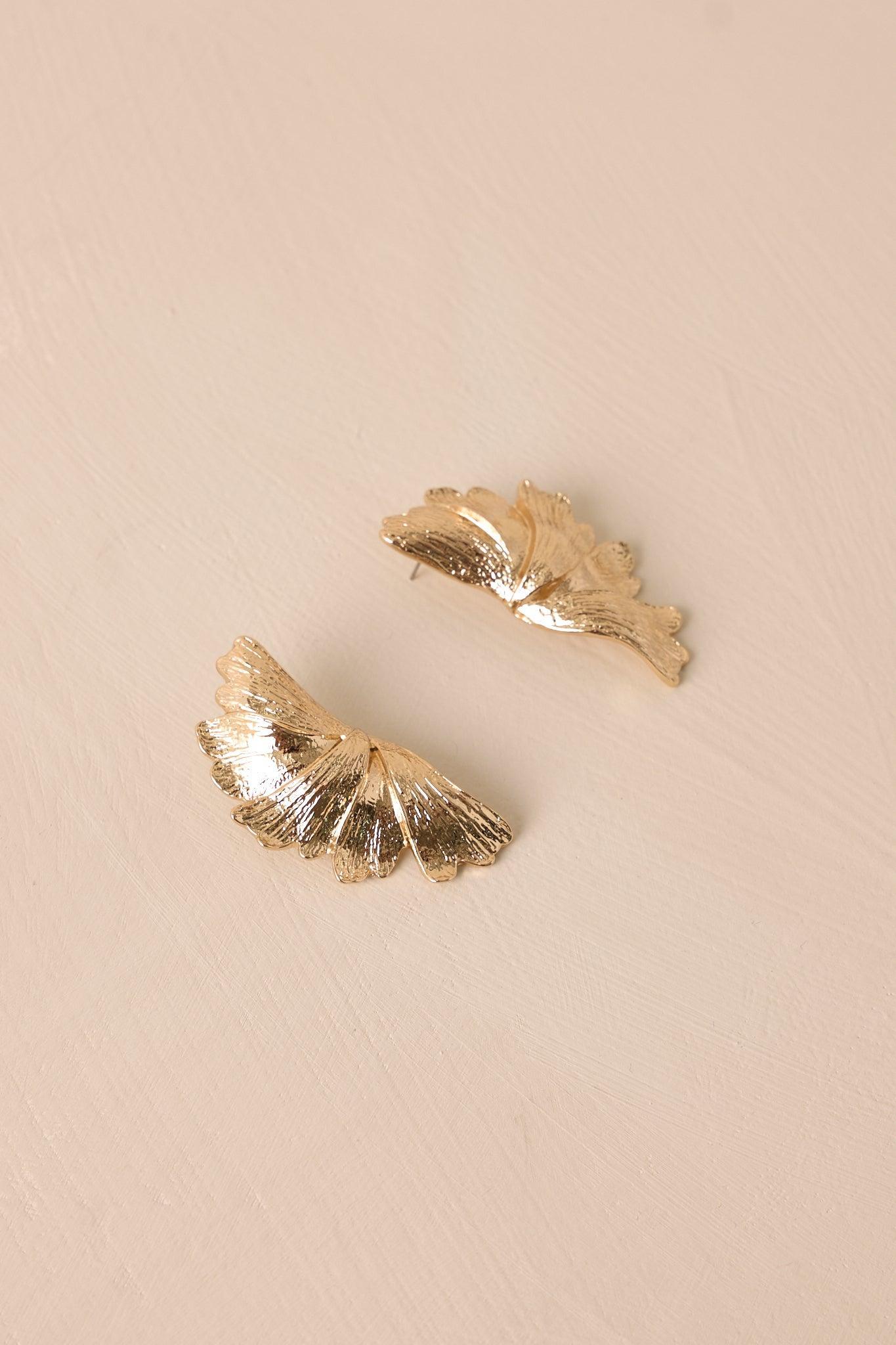 Meanwhile In Paradise Gold Textured Earrings Product Image