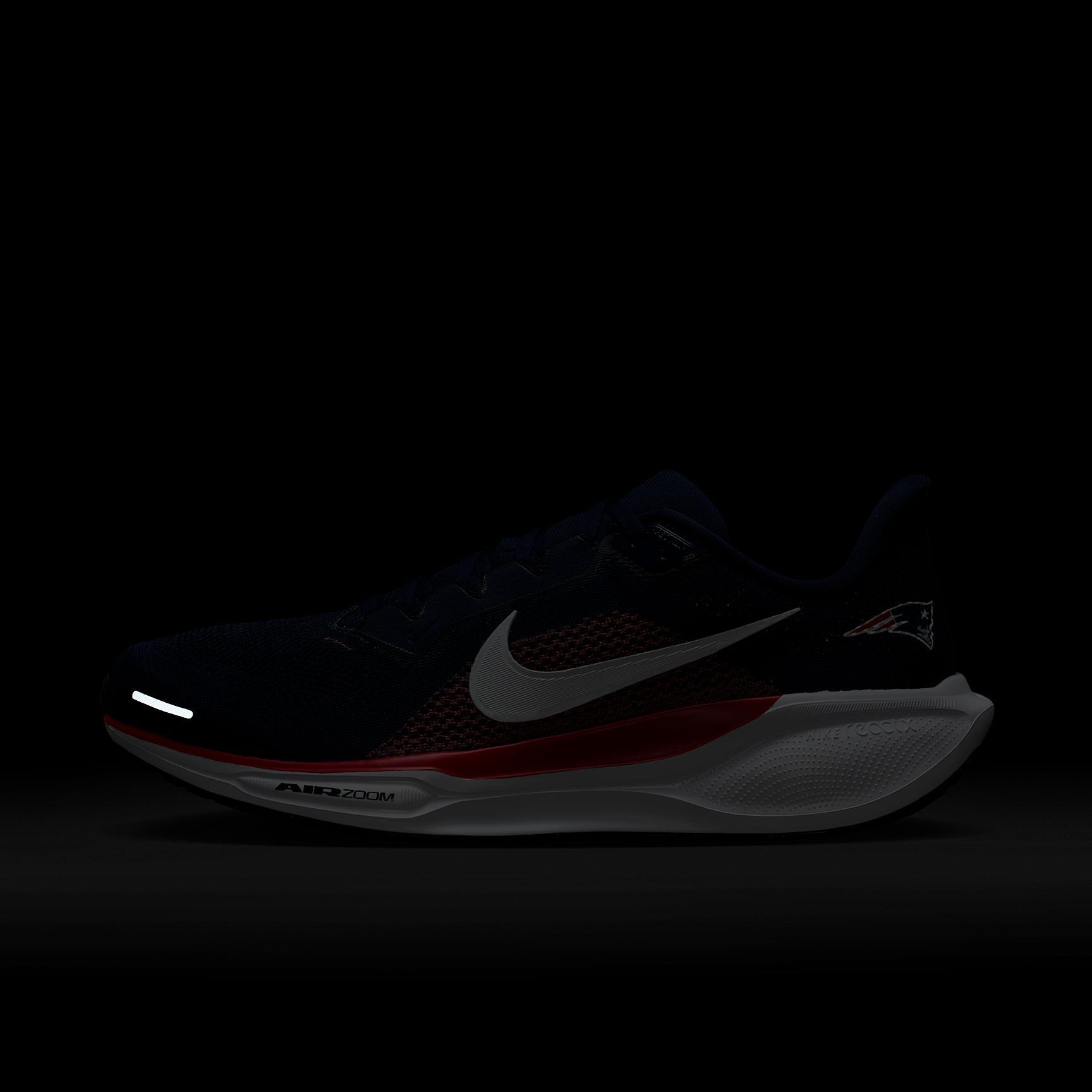New England Patriots Pegasus 41 Men's Nike NFL Road Running Shoes Product Image