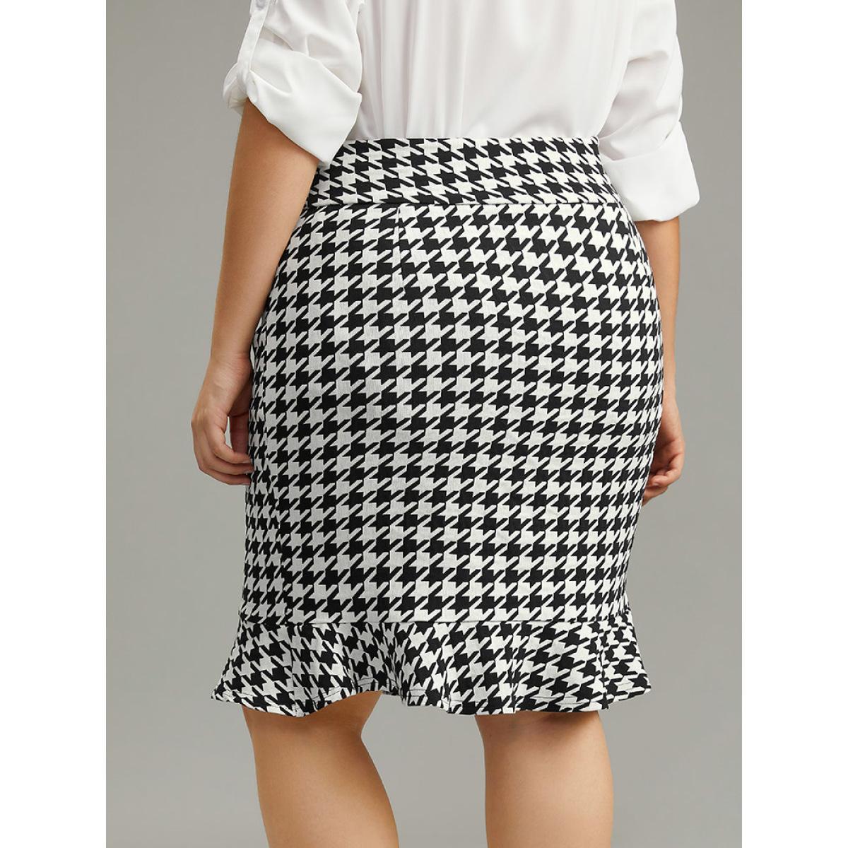 Plus Size Houndstooth Ruffle Hem Bodycon Skirt Women Black Office Ruffles Bodycon Low stretch Work Skirts BloomChic 10/M Product Image