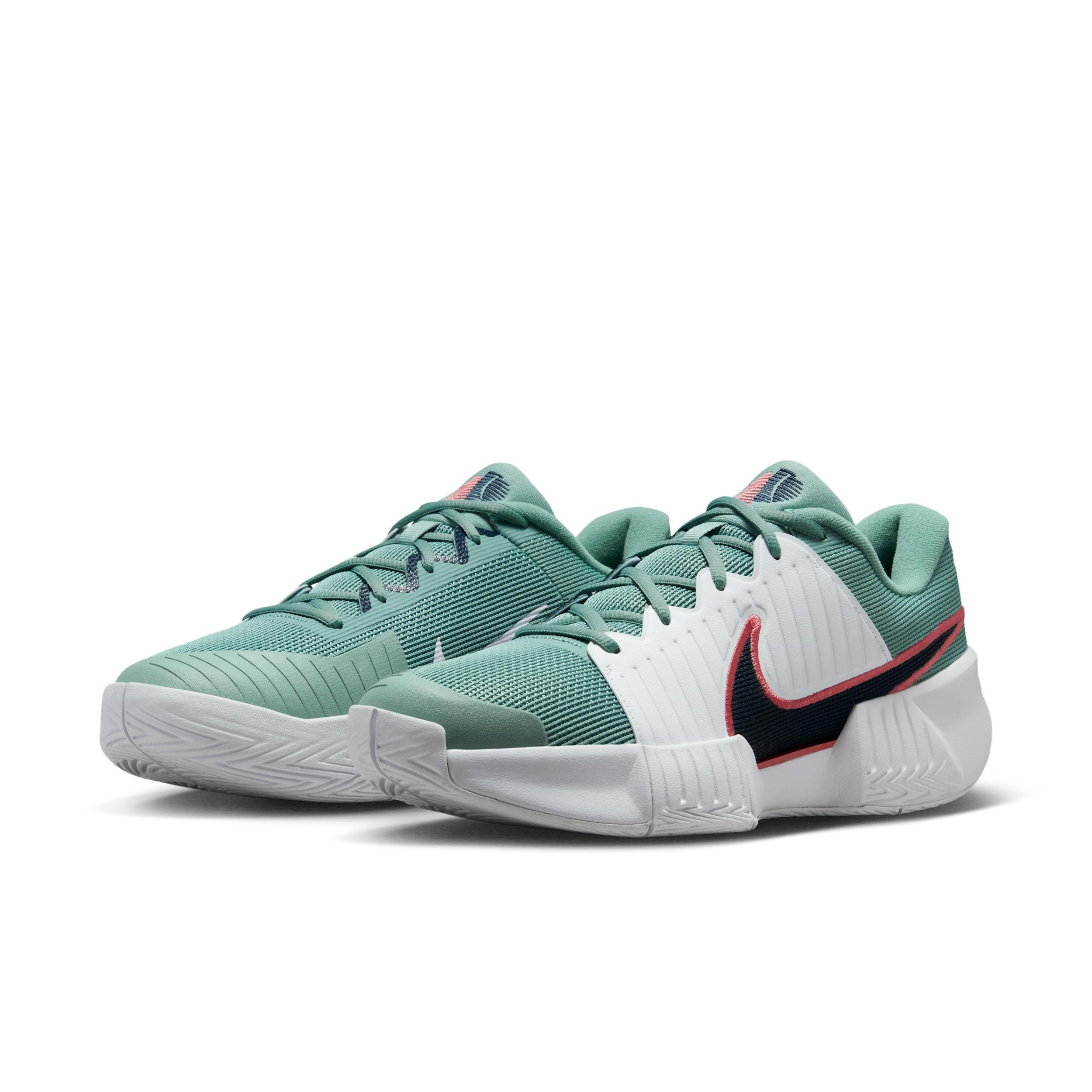 Nike Men's GP Challenge Pro Hard Court Tennis Shoes Product Image