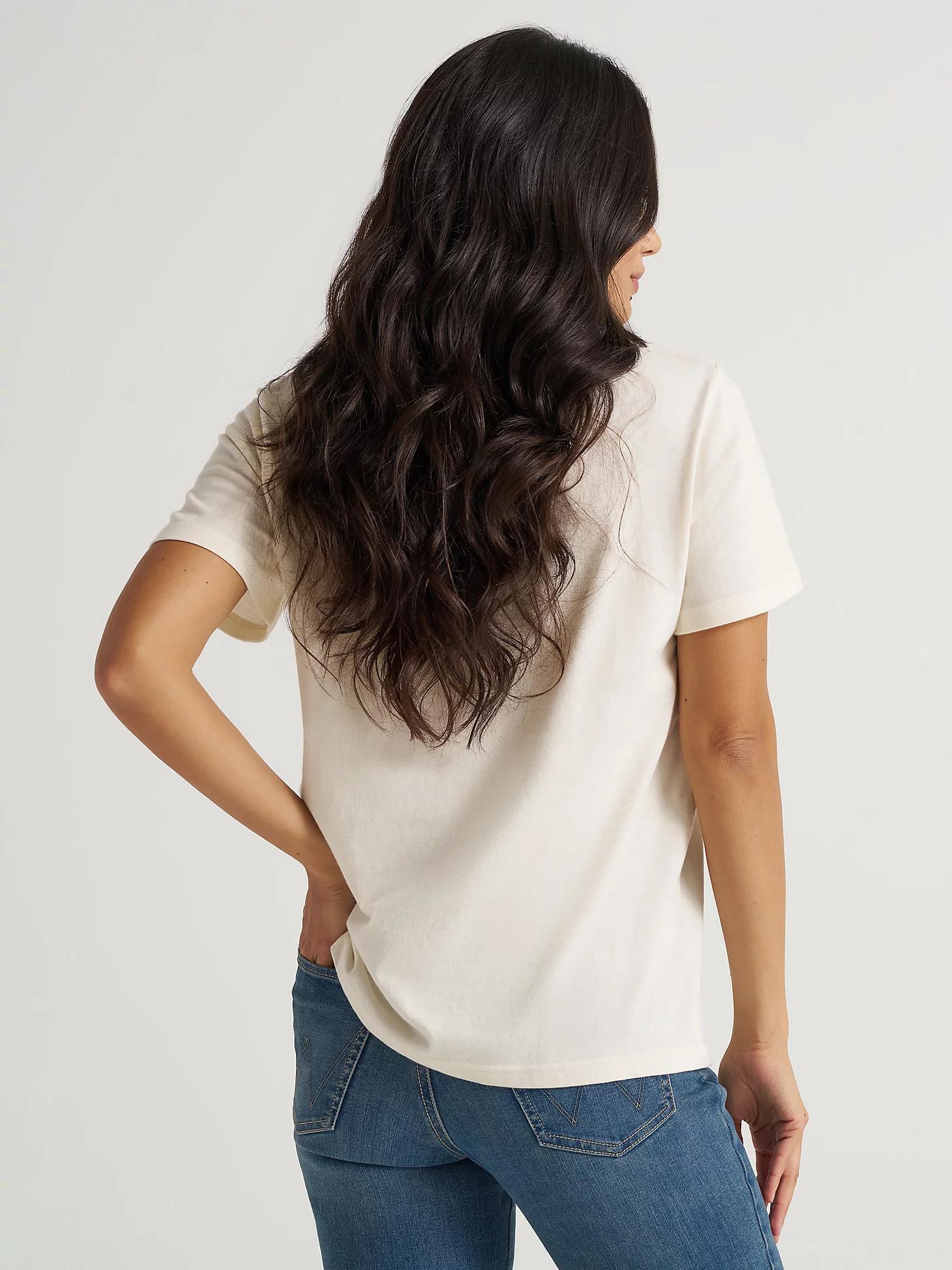 Women's Savannah Peach Graphic Tee | Women's TOPS | Wrangler® Product Image