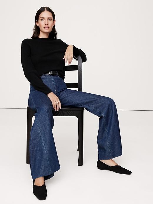 Lightweight Cashmere Crew-Neck Sweater Product Image