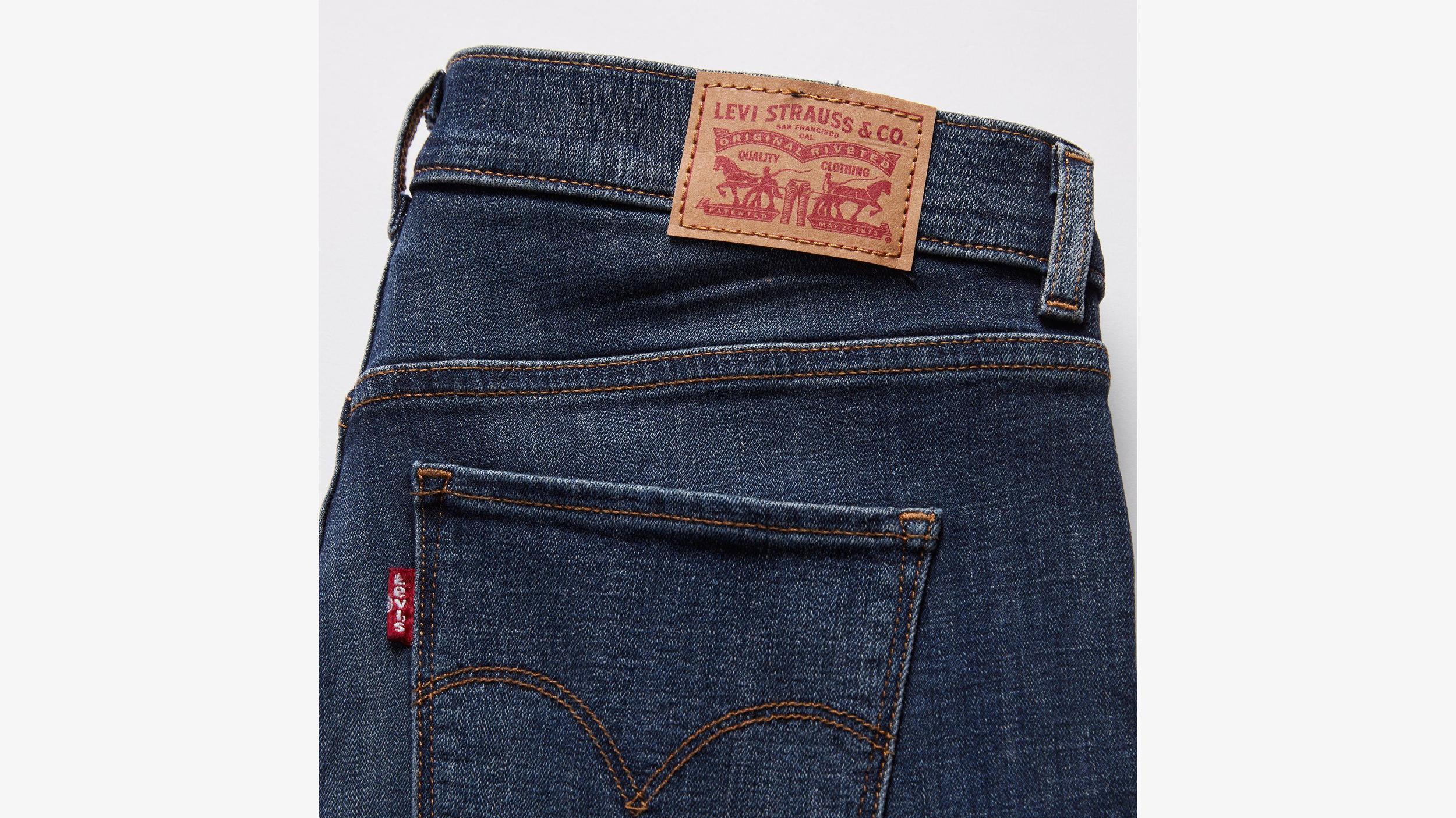 Classic Bermuda Women's Shorts Product Image
