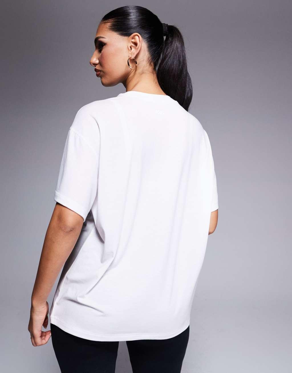 4505 Icon quick dry performance oversized t-shirt in white  Product Image
