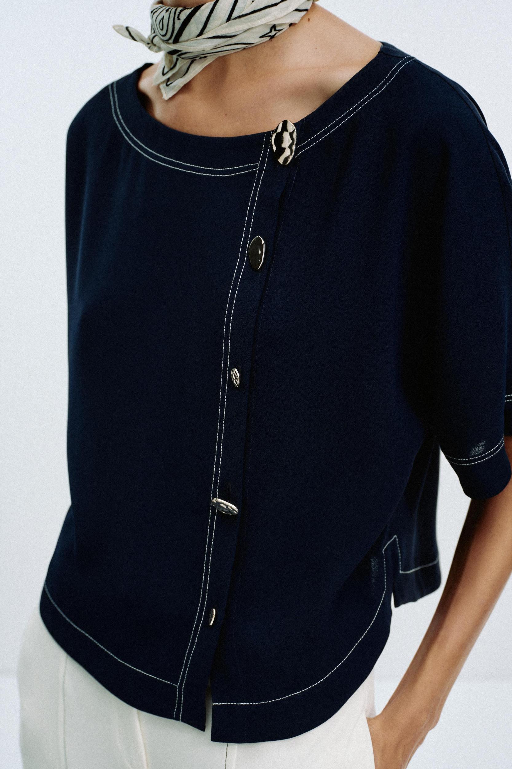 TOPSTITCHED TOP Product Image