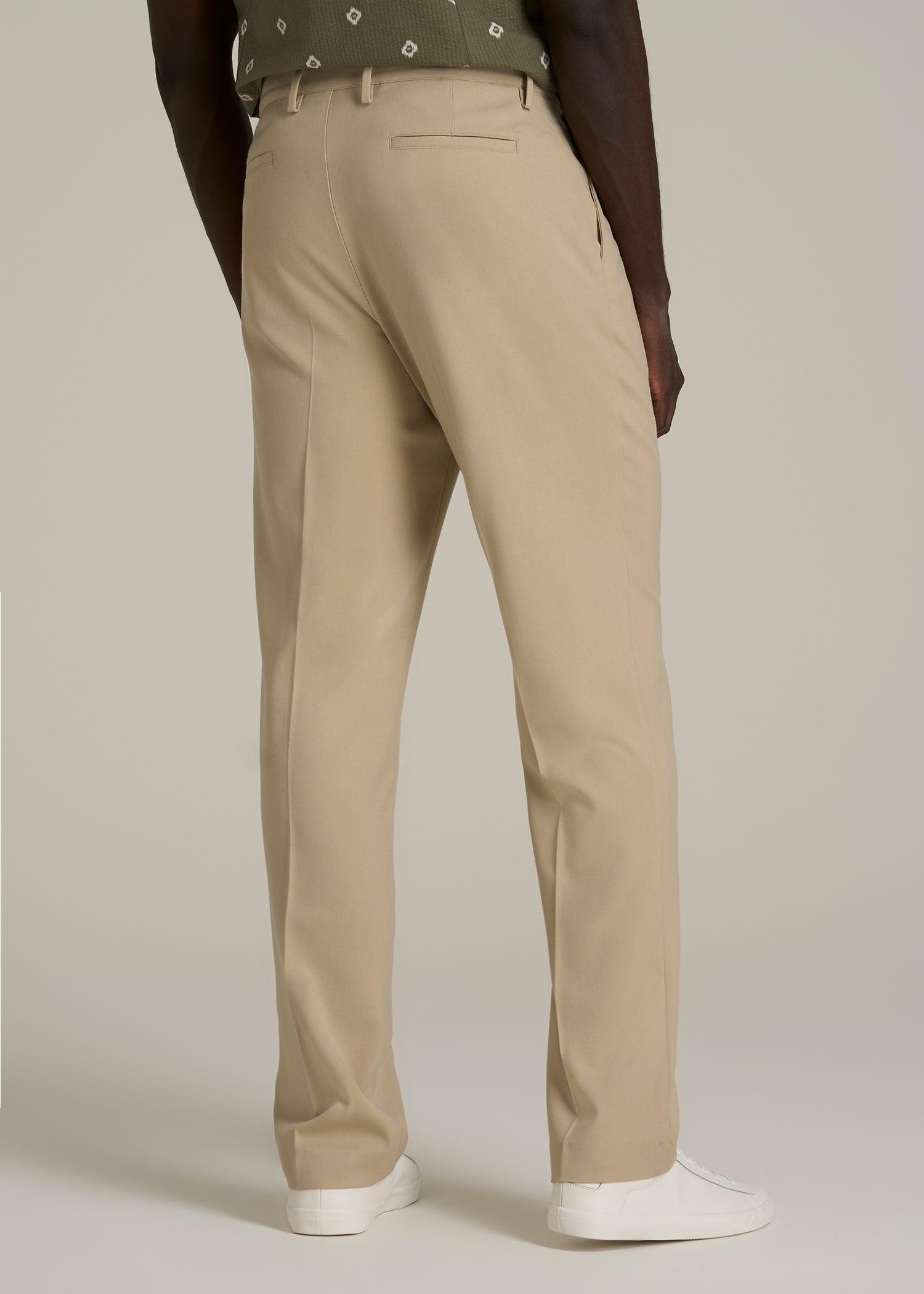 Tall Men's Relaxed Pleated Trouser in Light Khaki Product Image