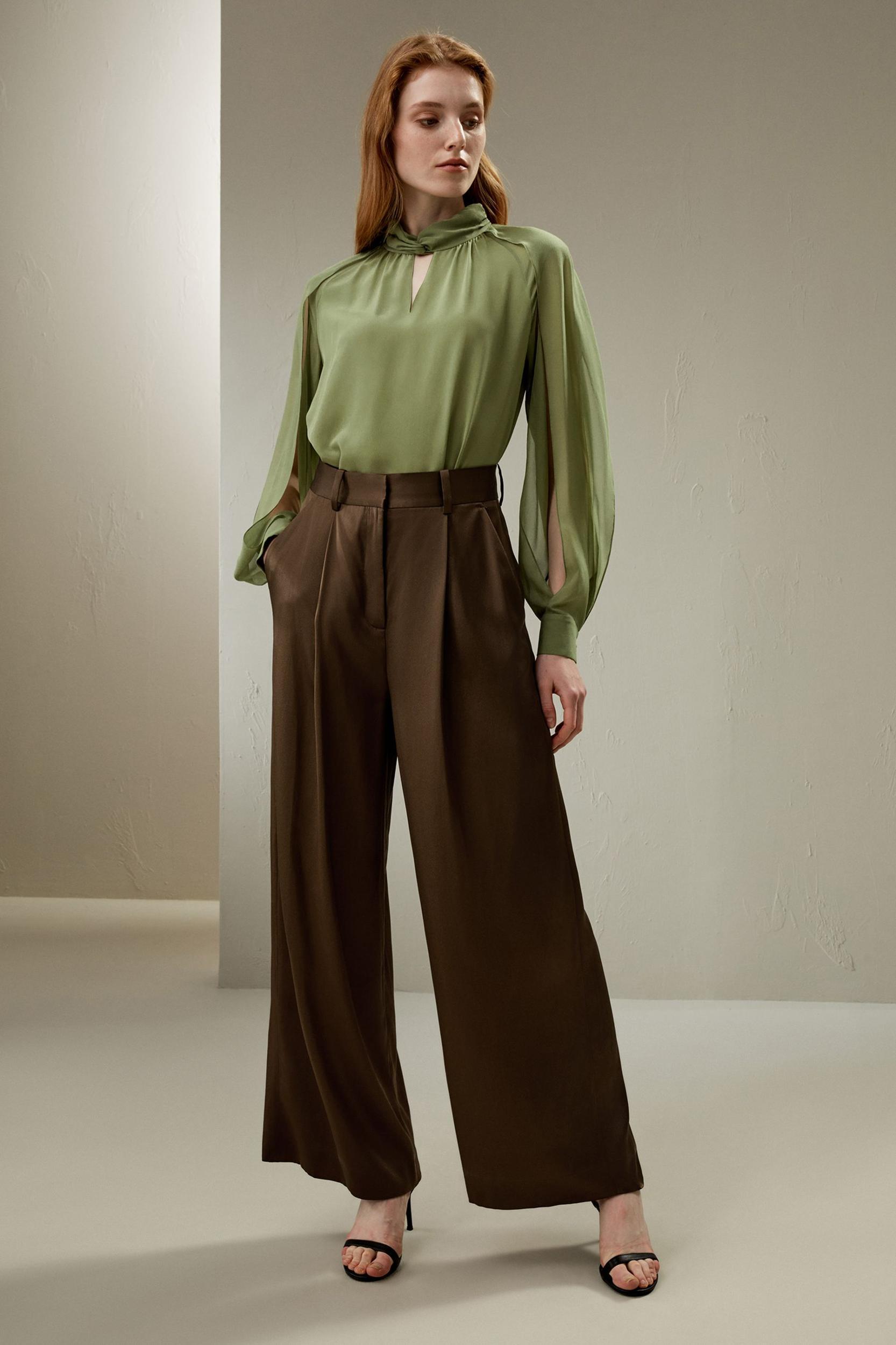 Side Slit Lantern Sleeve Blouse Product Image