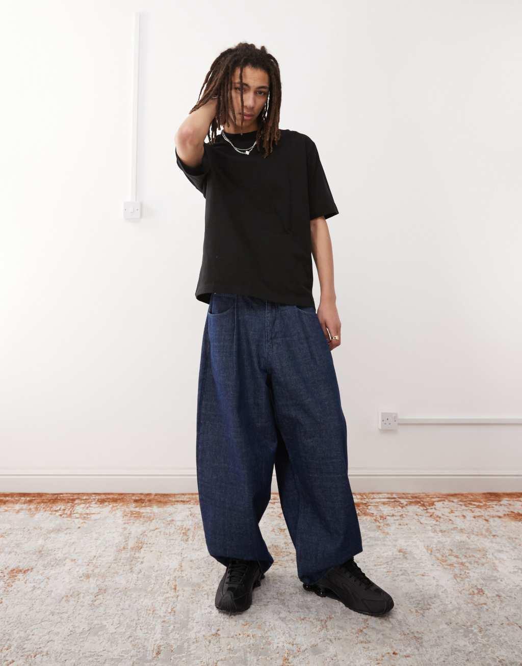 Weekday relaxed fit heavyweight jersey t-shirt in black Product Image