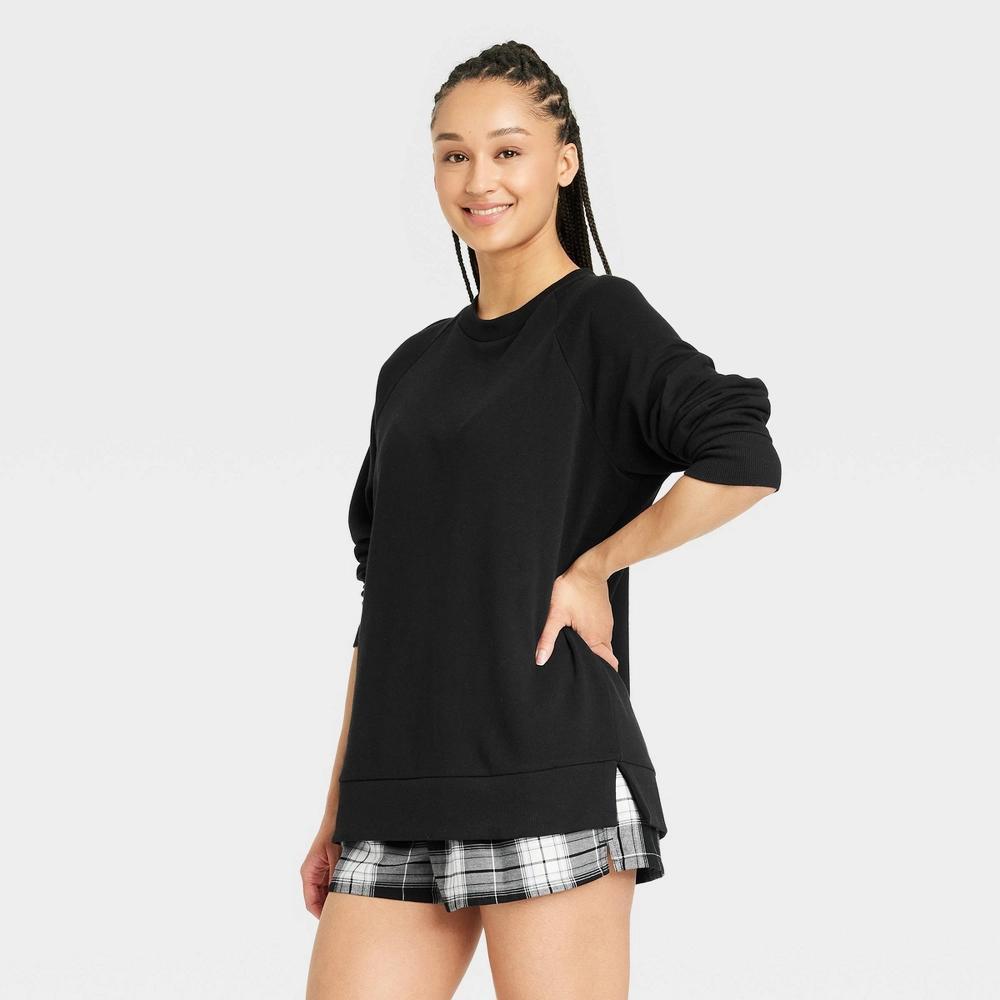 Women's Fleece Sweatshirt - Colsie™ Black XS: Crew Neck Pullover, Midweight, Raglan Long Sleeve Product Image