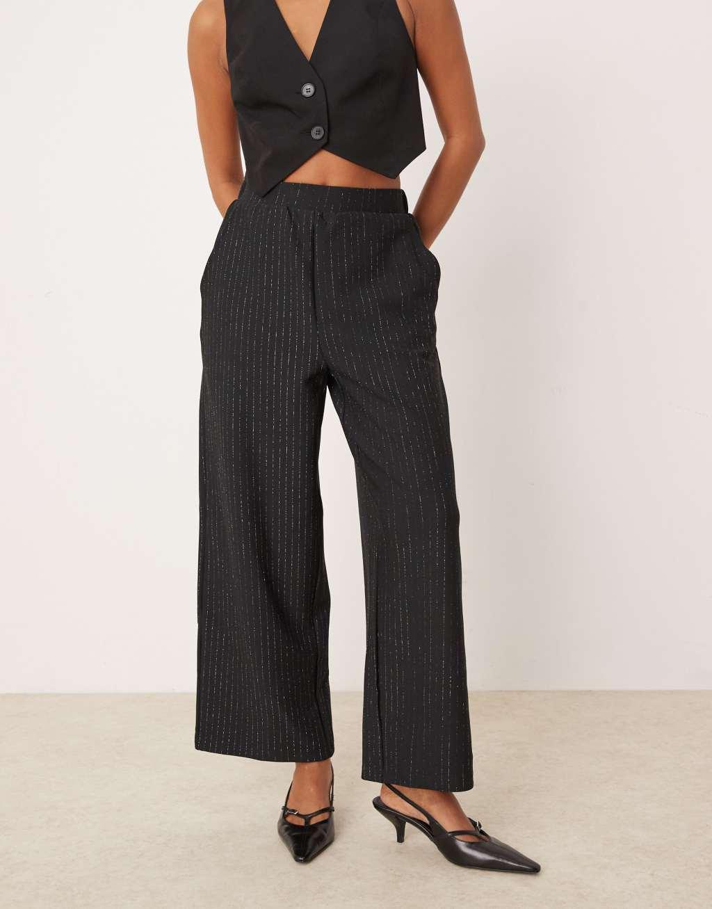 JDY Petite wide leg pants in black Product Image