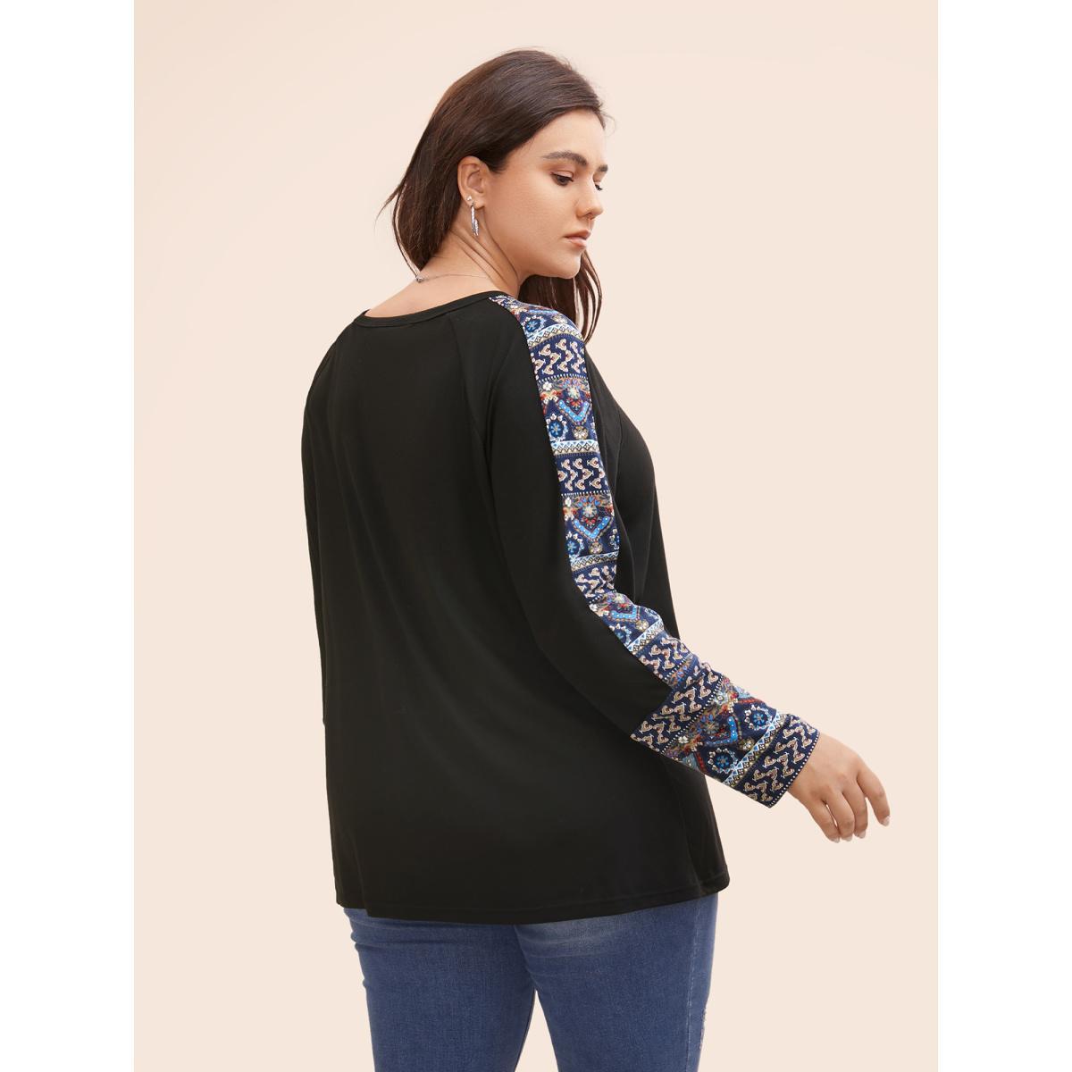 Plus Size Bandana Print Patchwork Round Neck T-shirt Black Women Casual Contrast Round Neck Everyday T-shirts BloomChic 30/6X Product Image