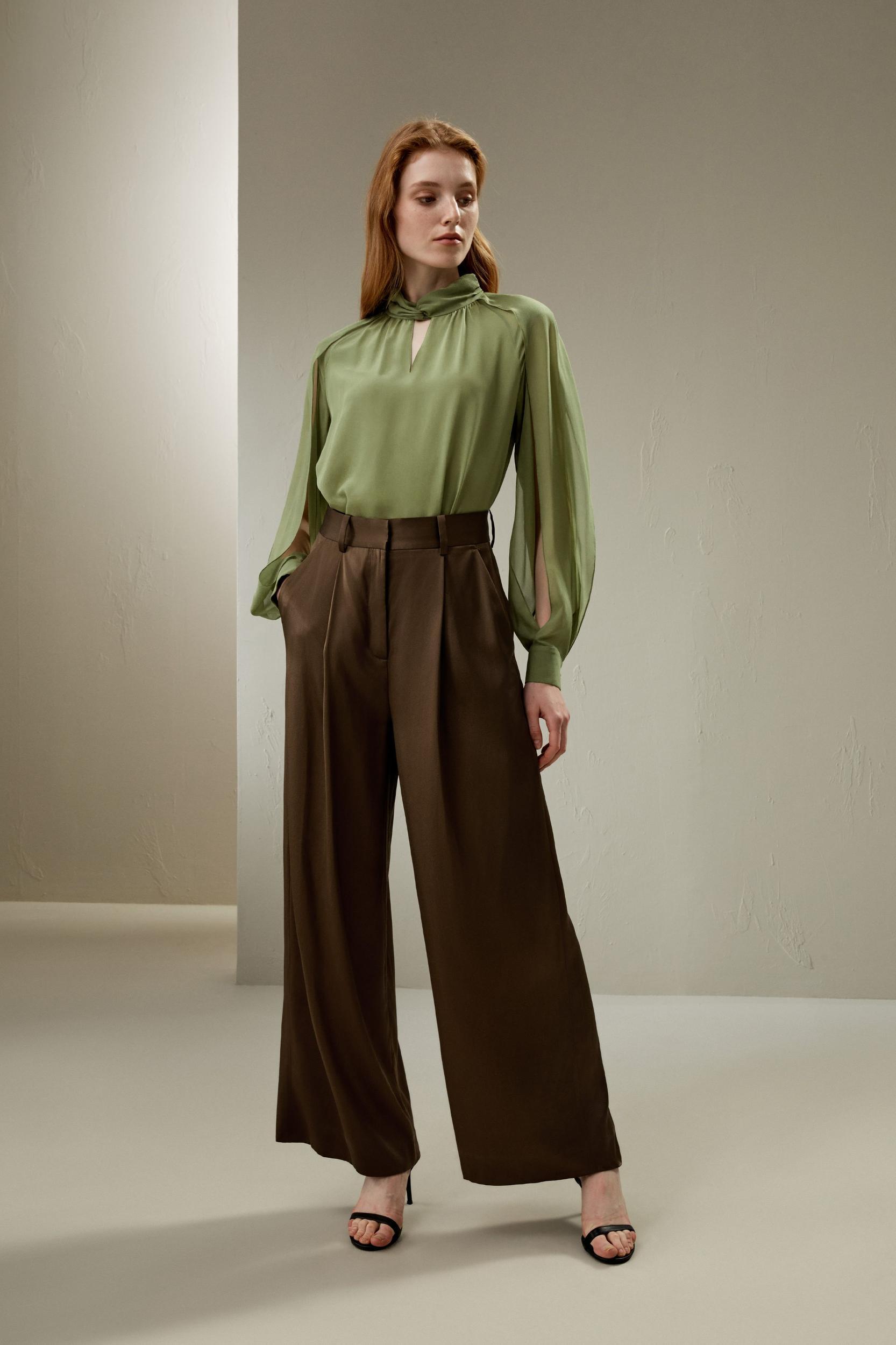 Side Slit Lantern Sleeve Blouse Product Image