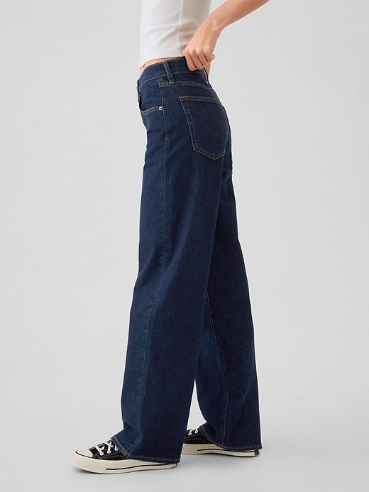 Mid Rise '90s Loose Jeans Product Image