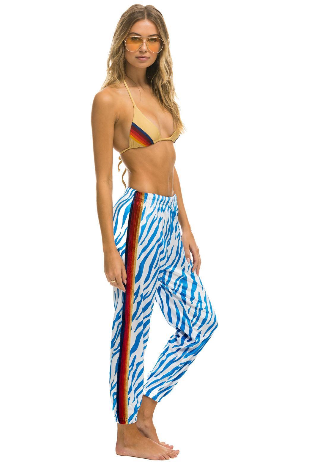 CLASSIC VELVET SWEATPANTS - BLUE TIGER Female Product Image