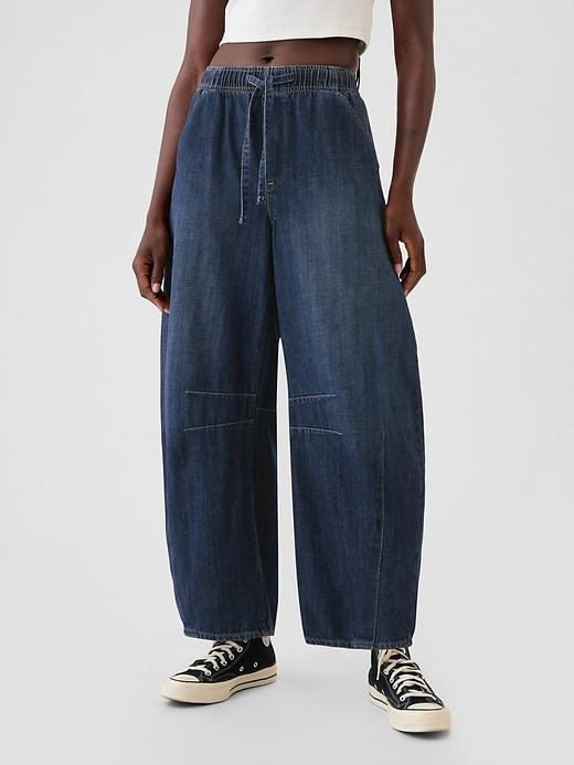 Mid Rise Easy Horseshoe Jeans Product Image