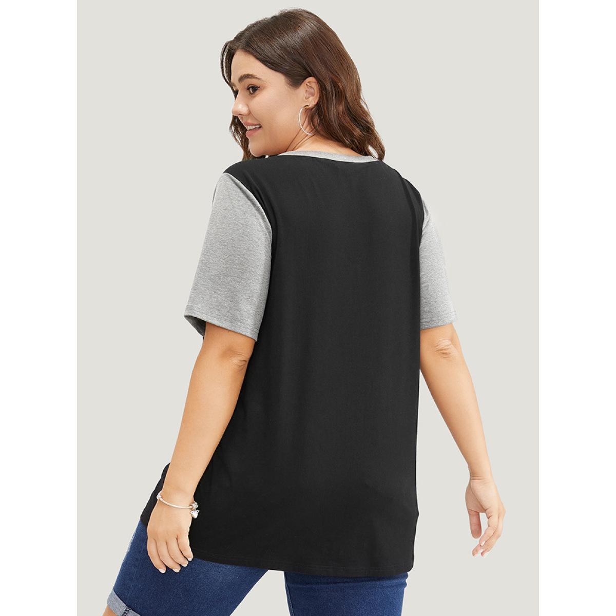 Plus Size Letter & Leaf Print Contrast Notched Neck T-shirt Black Women Casual Contrast Graphic Dailywear T-shirts BloomChic 18-20/2X Product Image