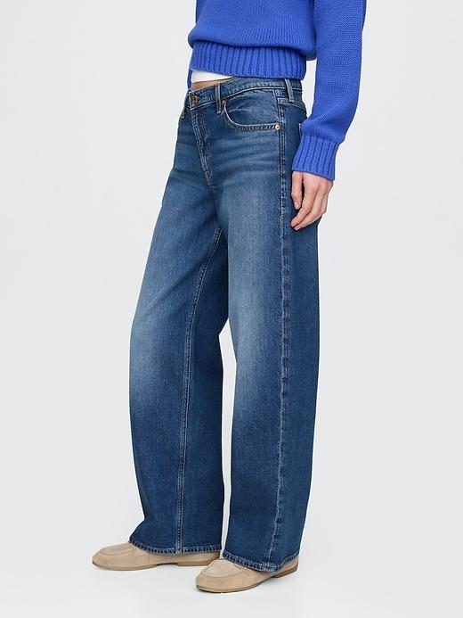 Low Rise &#39;90s Loose Jeans Product Image