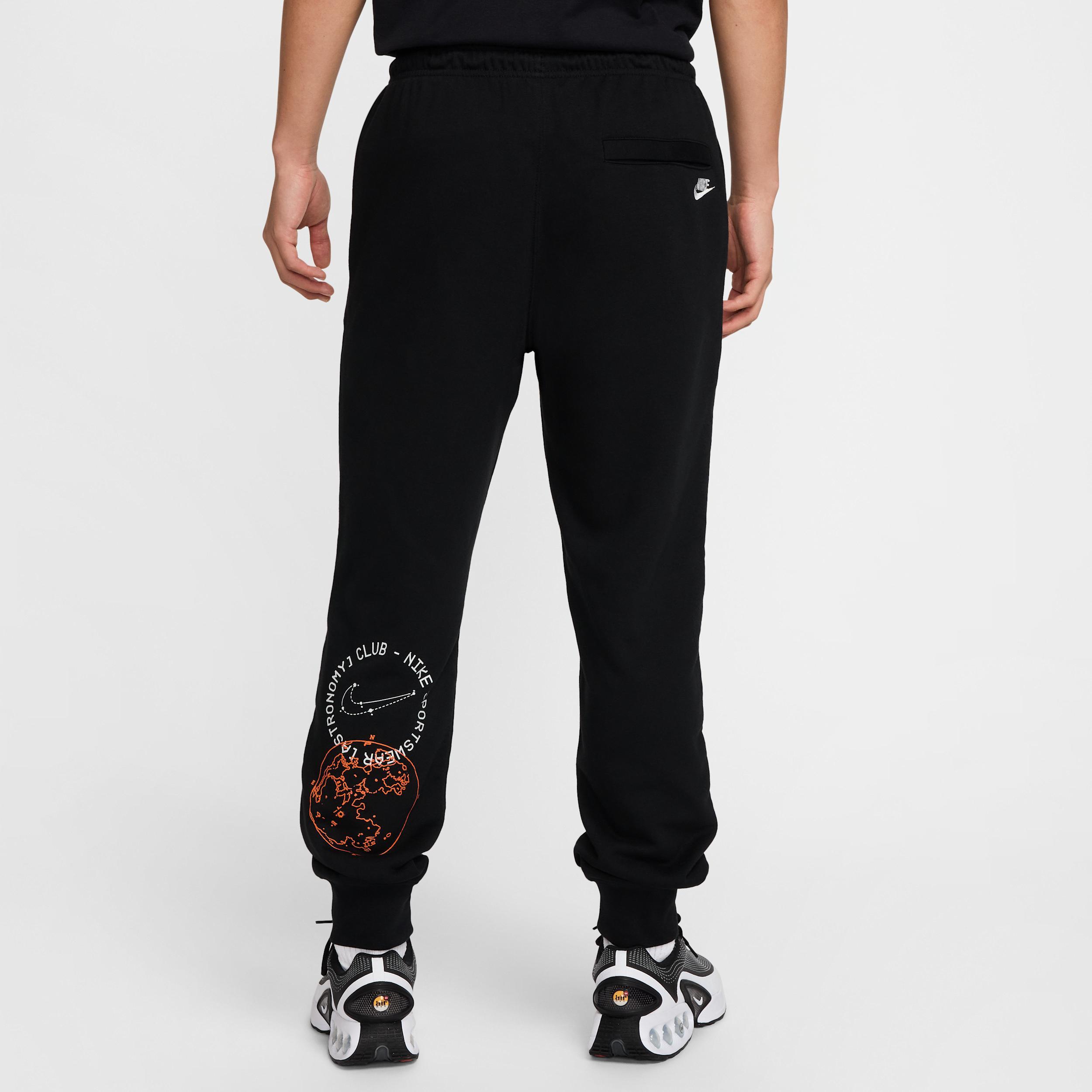 Nike Men's Club French Terry Jogger Pants Product Image