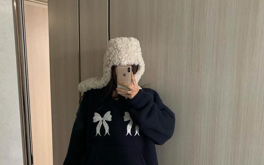 Long-Sleeve Round Neck Bow Embroidered Sweatshirt Product Image