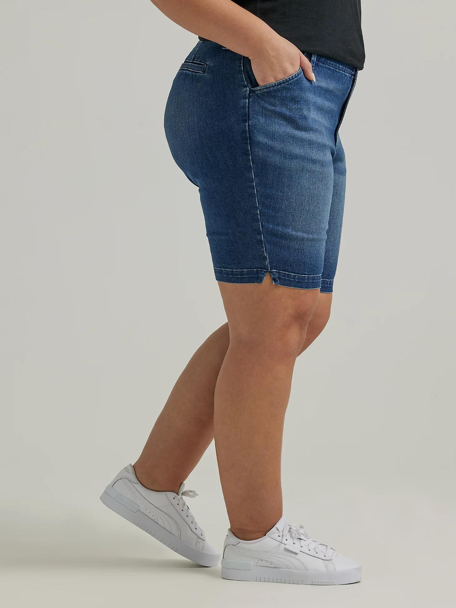 Women’s Regular Fit Chino Bermuda Shorts (Plus) | Lee® Product Image