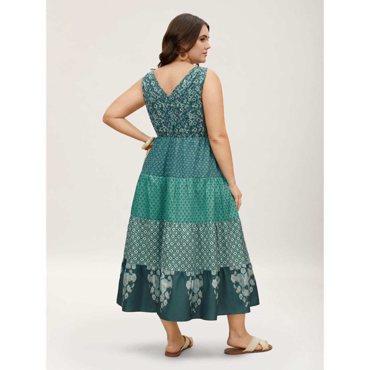 Plus Size Bandana Patchwork Floral Sleeveless Dress Emerald Women Resort Pleated V-neck Sleeveless Curvy BloomChic 22-24/3X Product Image