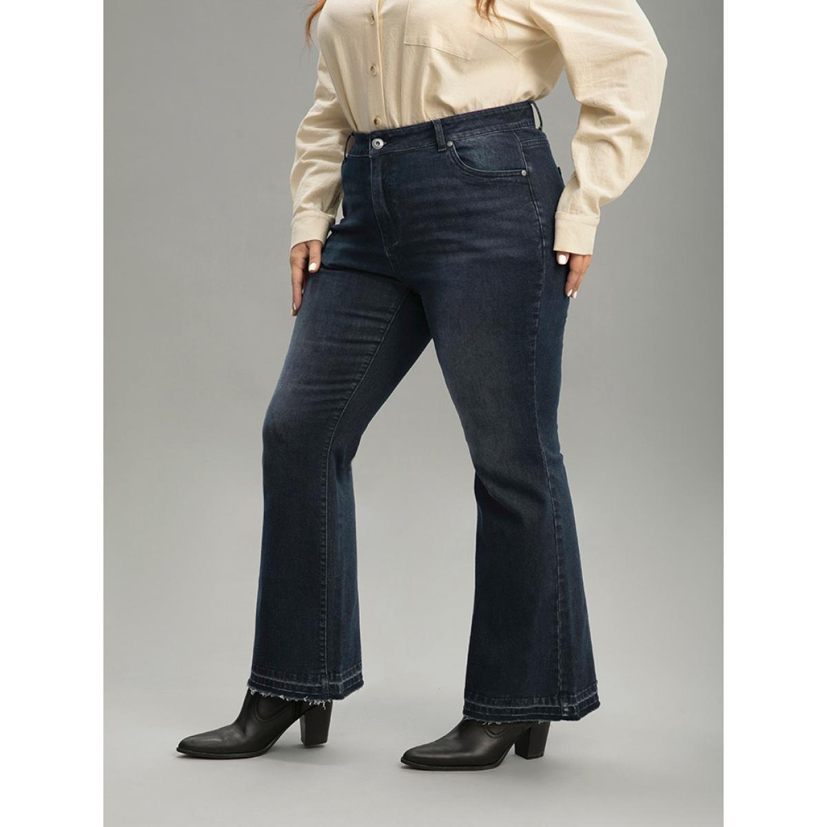 Plus Size Flare Leg Pocket Dark Wash Jeans Women Midnight Casual Plain Plain High stretch Pocket Jeans BloomChic 26/4X Product Image
