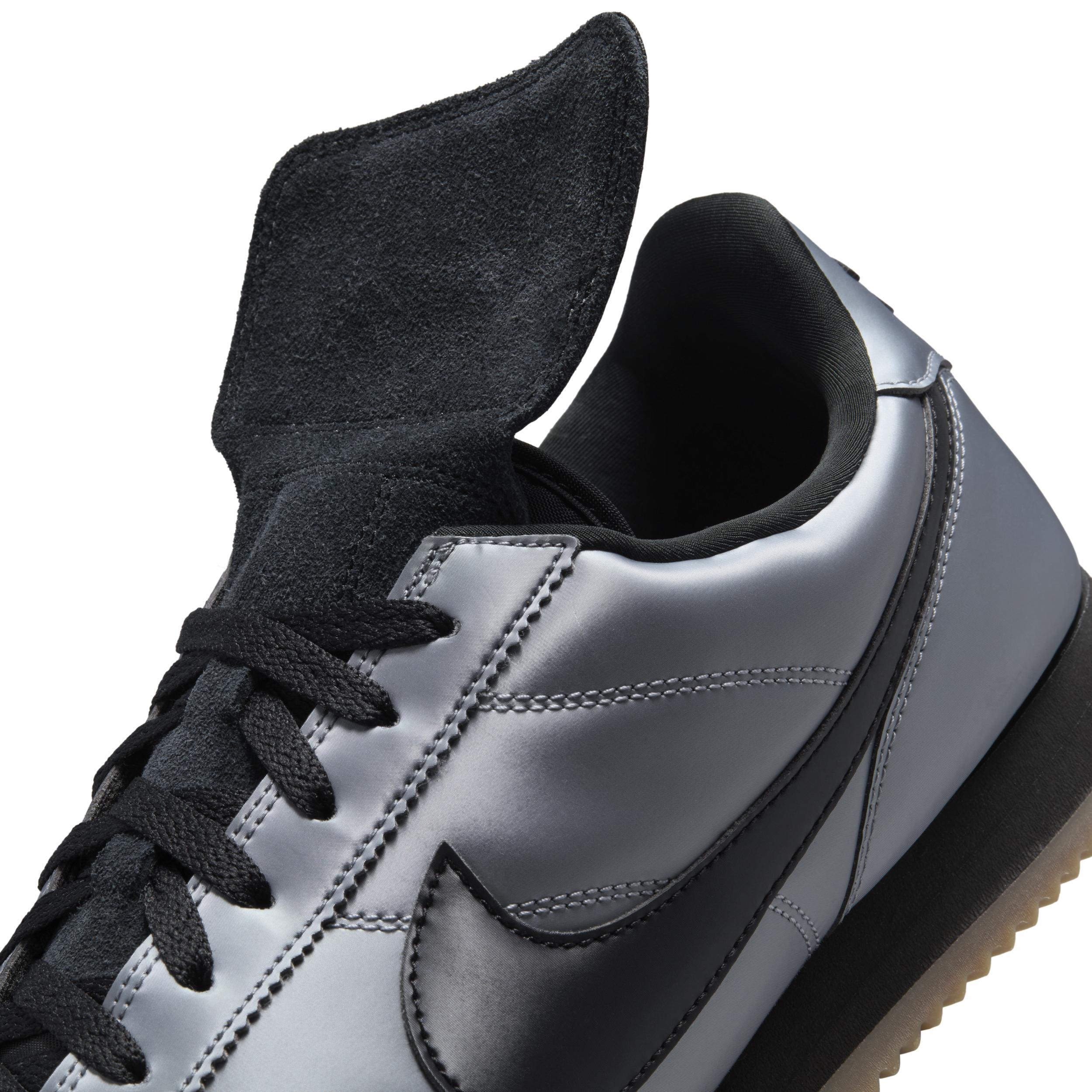 Nike Men's Cortez SE Shoes Product Image