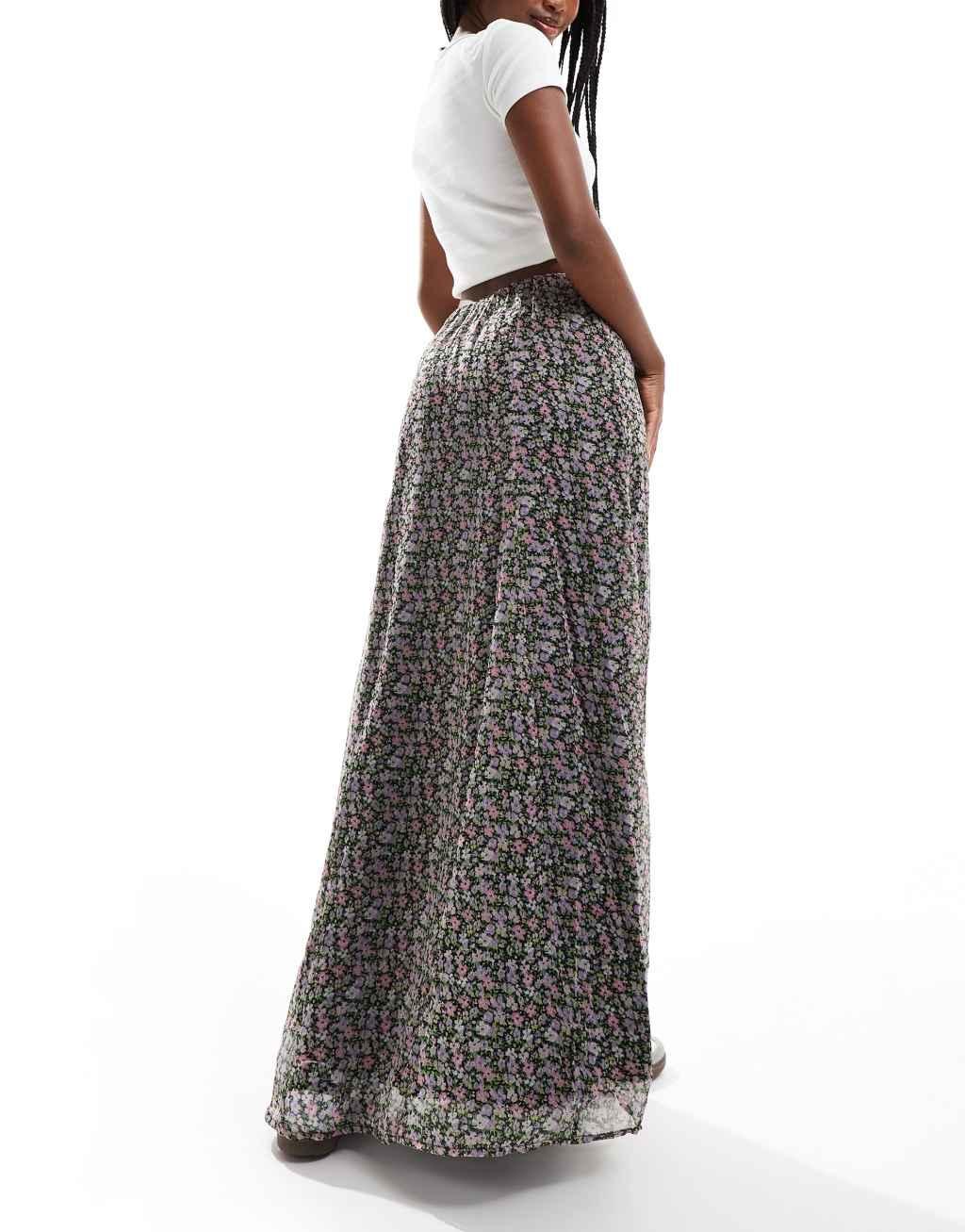 Vero Moda maxi skirt in black ditsy floral print Product Image