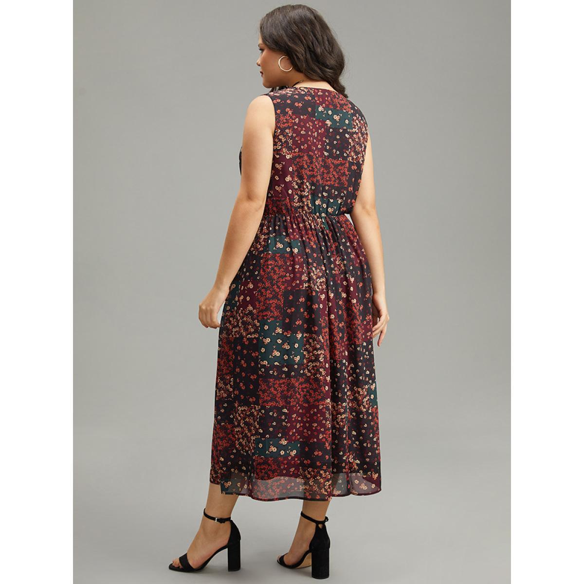 Plus Size Floral Print Pocket Contrast Tank Dress Scarlet Women Vacation Printed V-neck Sleeveless Curvy Midi Dress BloomChic 30/6X Product Image