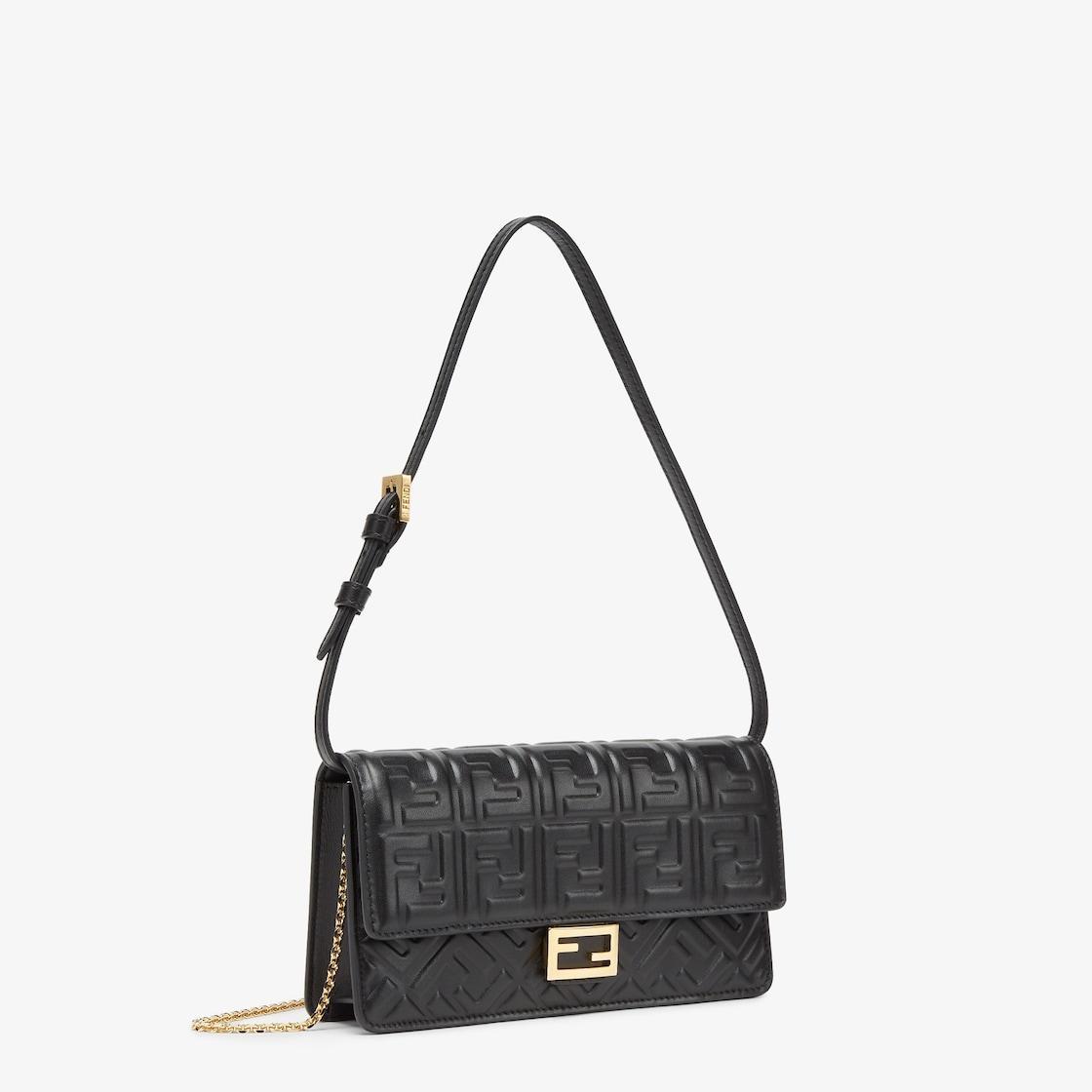 Wallet On Chain BaguetteBlack nappa leather wallet Product Image