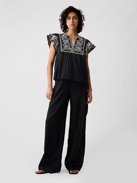 Crinkle Gauze Embroidered Cropped Shirt Product Image