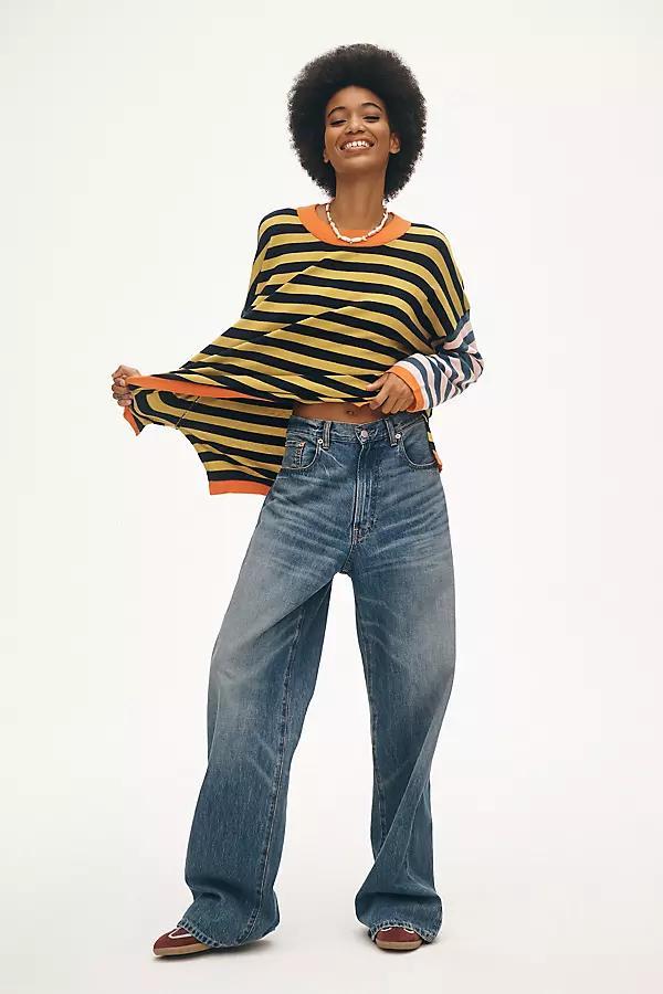 Womens Low-Slung Baggy Jeans Product Image