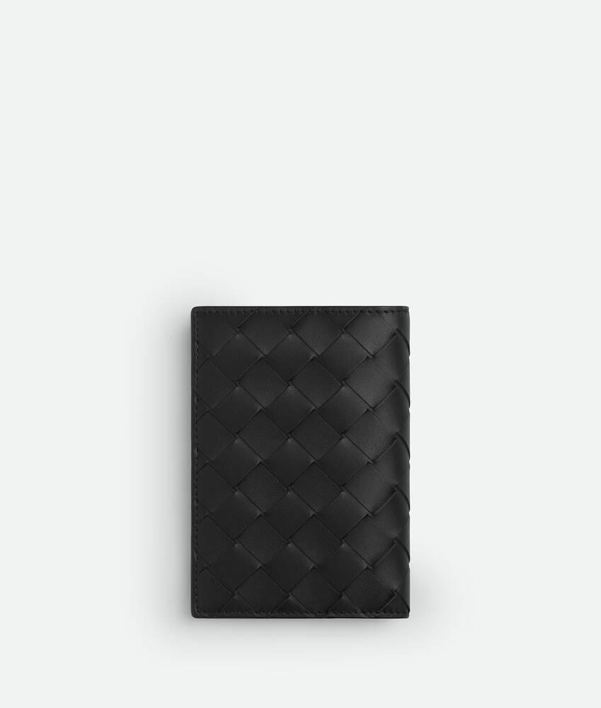 Men's Intrecciato Passport Case in Black/madder brown Product Image