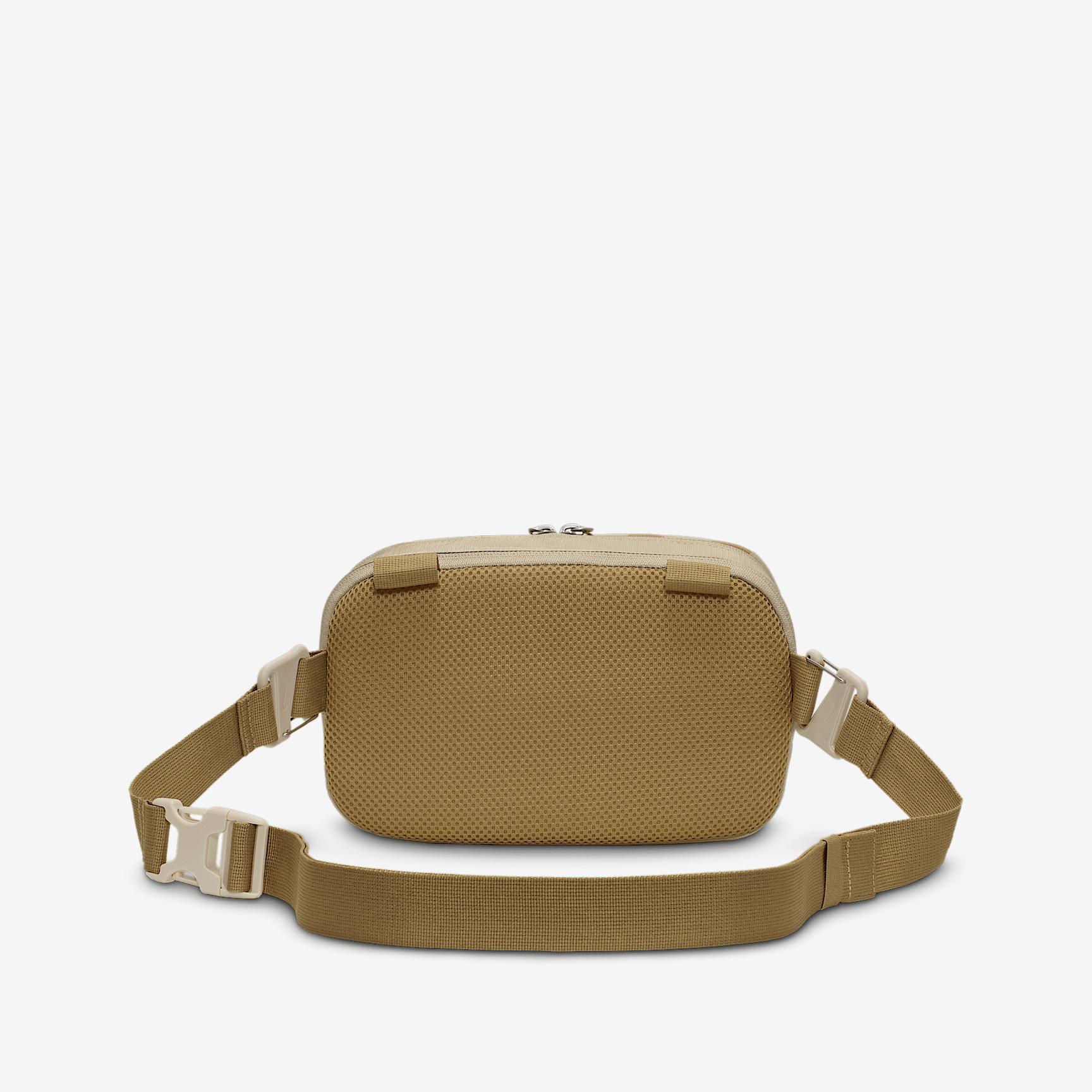 Nike Hayward Patrol Crossbody Bag (4L) Product Image