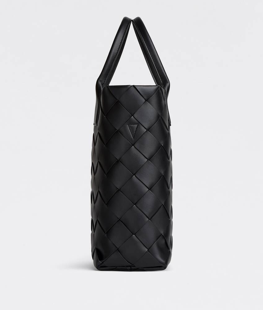 Maxi Intreccio Tote in Black/swimming pool Product Image