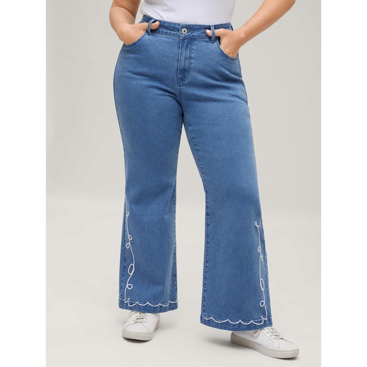 Plus Size Wavy Embroidered Hem Mid Rise Jeans Women Denimblue Medium stretch Slanted pocket Jeans BloomChic 20/2X Product Image