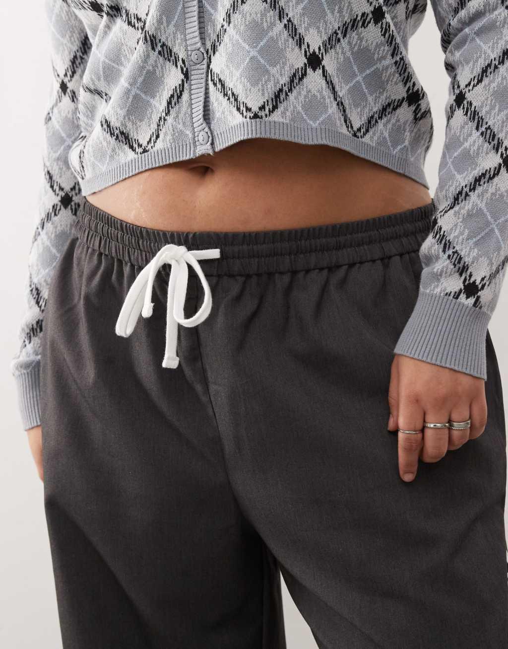 Noisy May Curve wide leg pants with side stripe in charcoal    Product Image