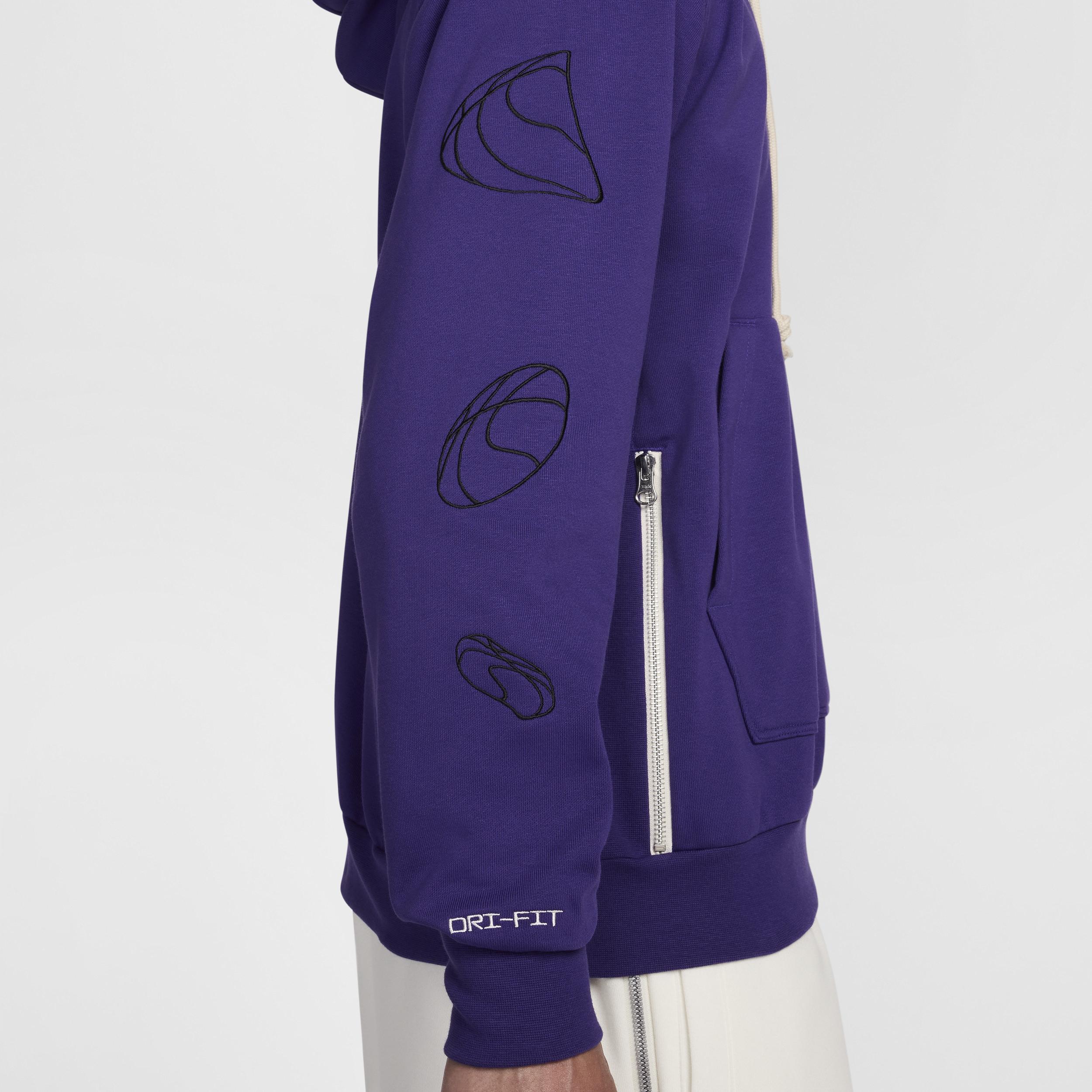 Nike Men's Standard Issue Basketball Pullover Hoodie Product Image