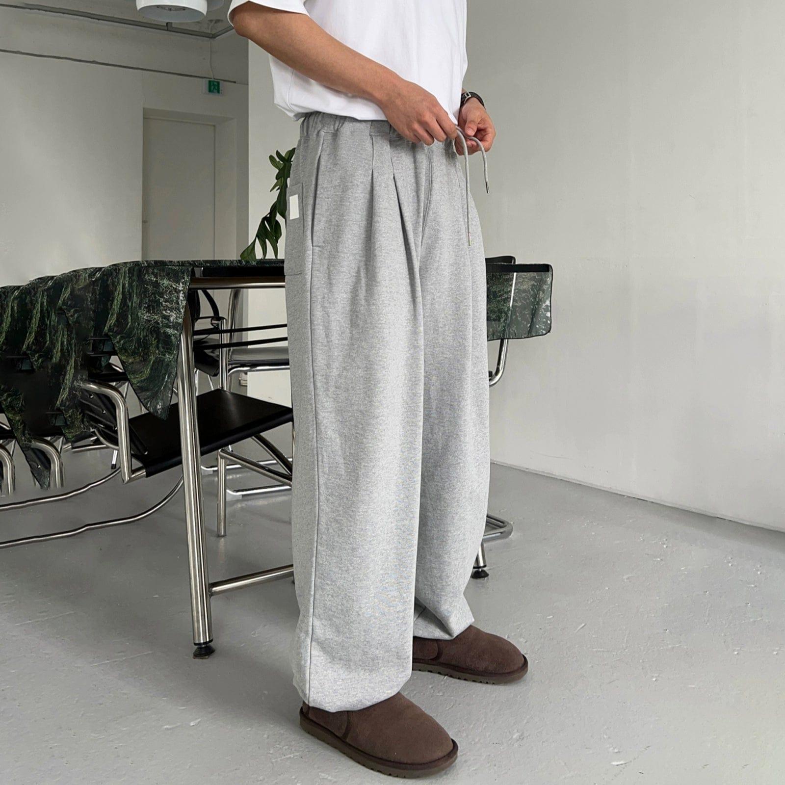 RT No. 11417 FOLDED PLEATED STRAIGHT SWEATPANTS Product Image