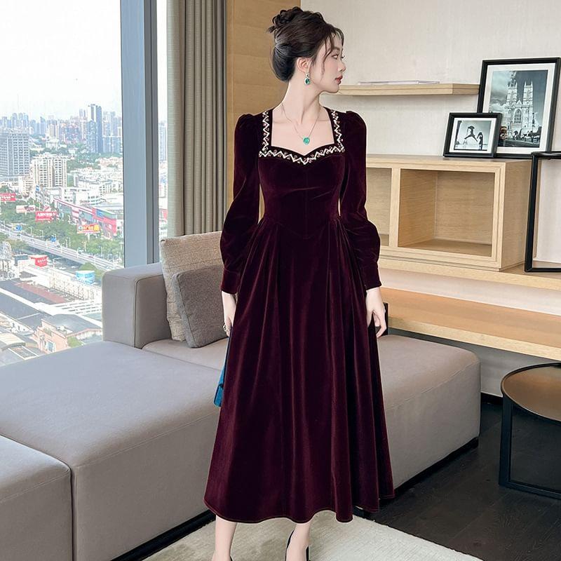 Long-Sleeve Contrast Trim Velvet Midi A-Line Dress Product Image