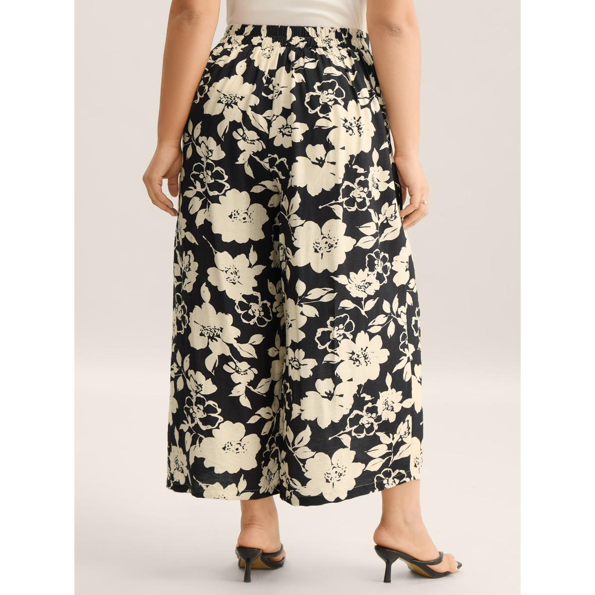 Plus Size Floral Print Pull-On Wide-Leg Pants Women BlackFlower Elegant Wide Leg Mid Rise Everyday-Elegant Pants BloomChic 26/4X Product Image
