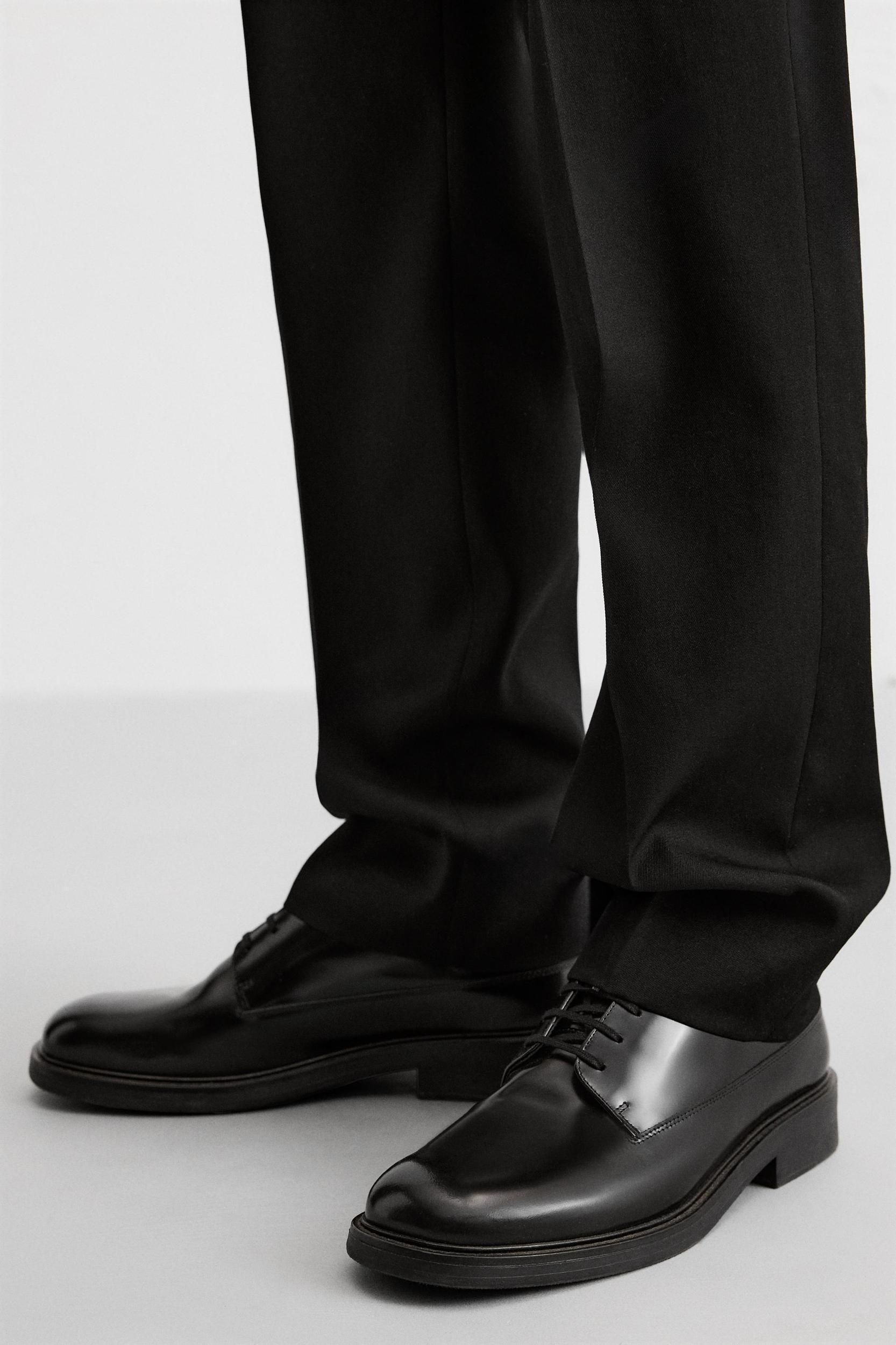 LEATHER SHOES LIMITED EDITION Product Image