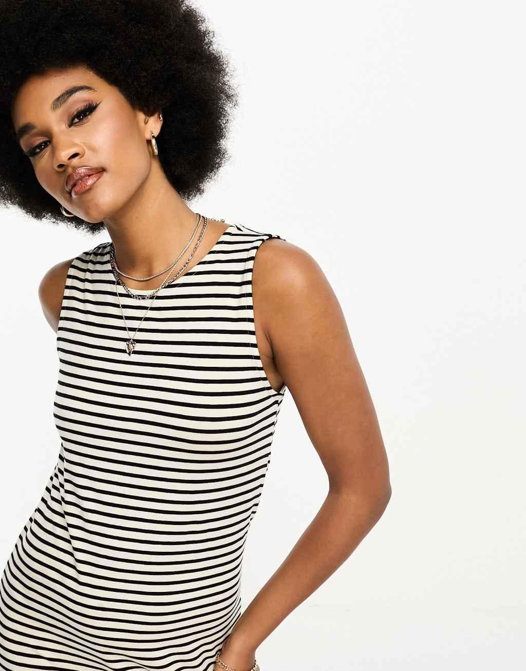 Vero Moda Aware Tall sleeveless maxi dress Product Image