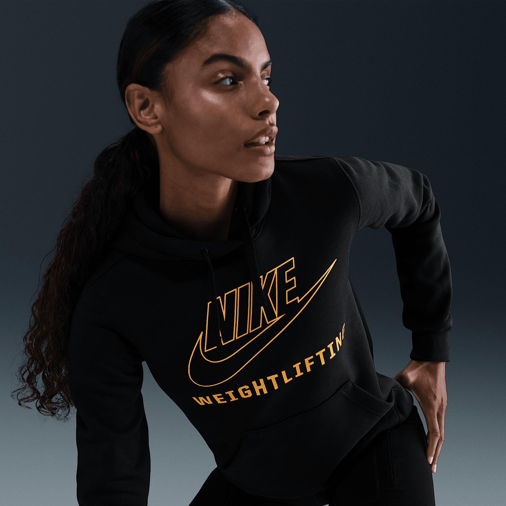 Nike Women's Weightlifting Pullover Hoodie Product Image