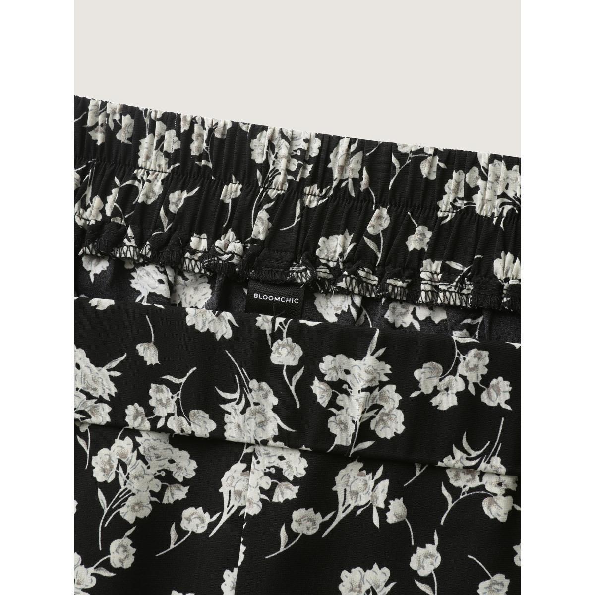 Plus Size Floral Print Wide-Leg Cropped Pants Women BlackFlower Loose Mid Rise Everyday-Elegant Pants BloomChic 12/L Product Image
