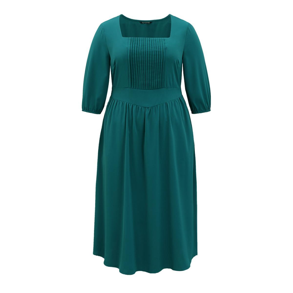 Plus Size Anti-Wrinkle Square Neck Pleated Gathered Dress Aegean Women Vacation Elastic cuffs Square Neck Elbow-length sleeve Curvy Midi Dress BloomChic 26/4X Product Image