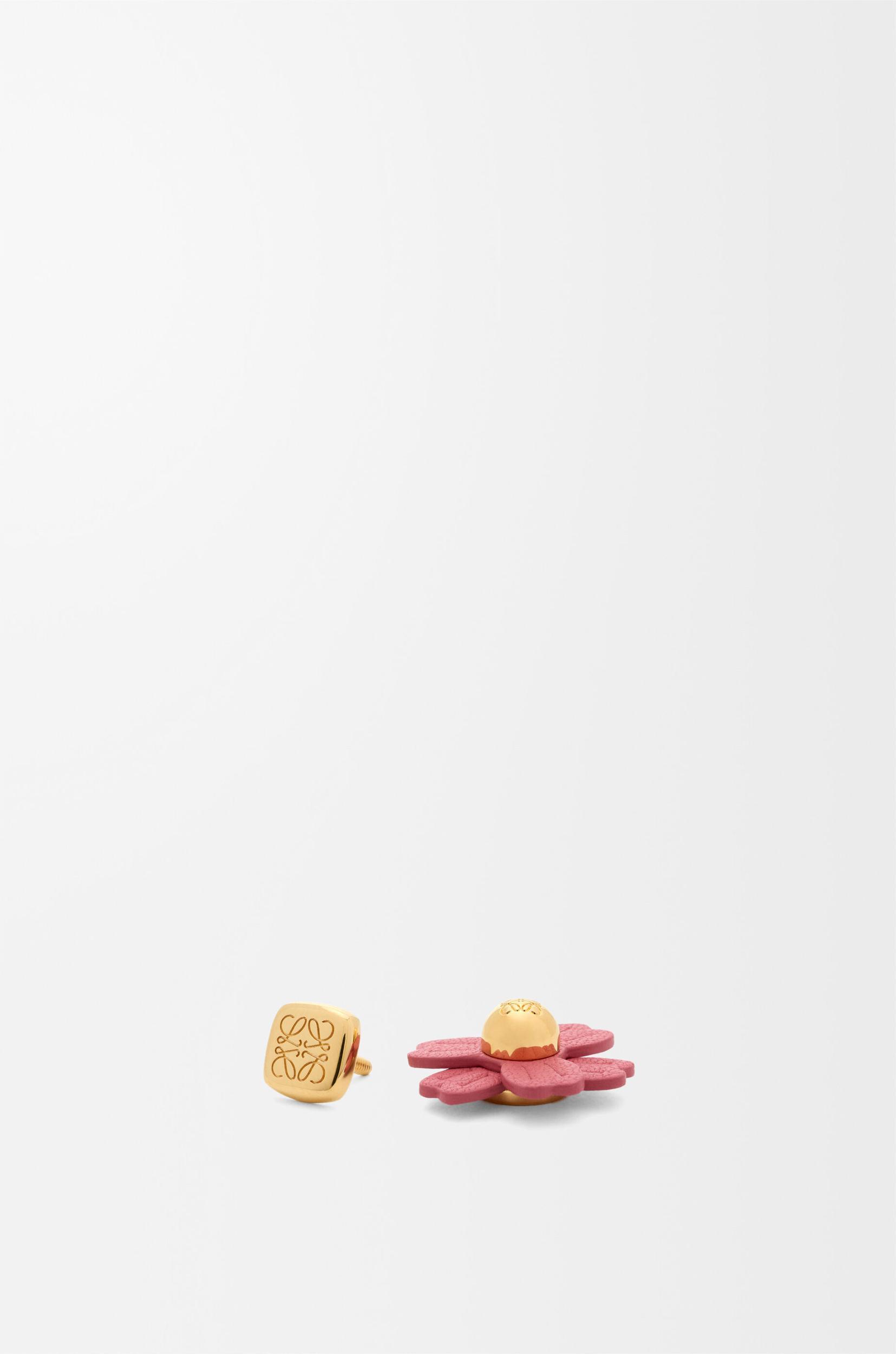 Flower pin in calfskin Product Image