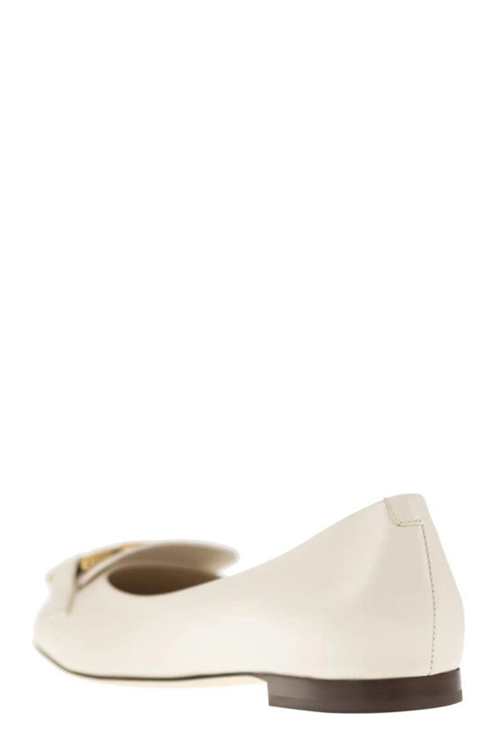 TOD'S Leather Chain Ballerina Flats In Mousse Product Image